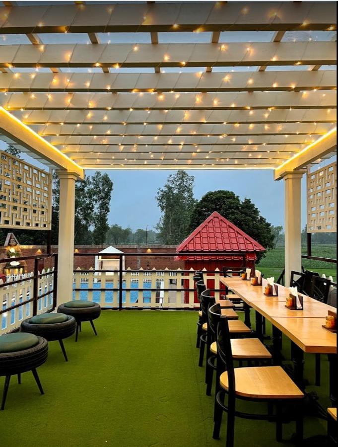 Yashmay Villa Club & Resort Gonda Екстериор снимка