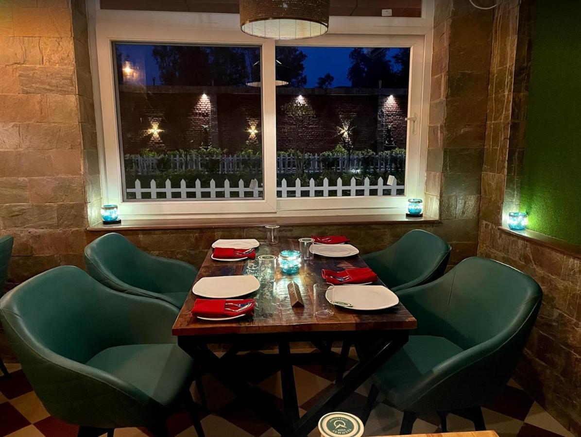 Yashmay Villa Club & Resort Gonda Екстериор снимка