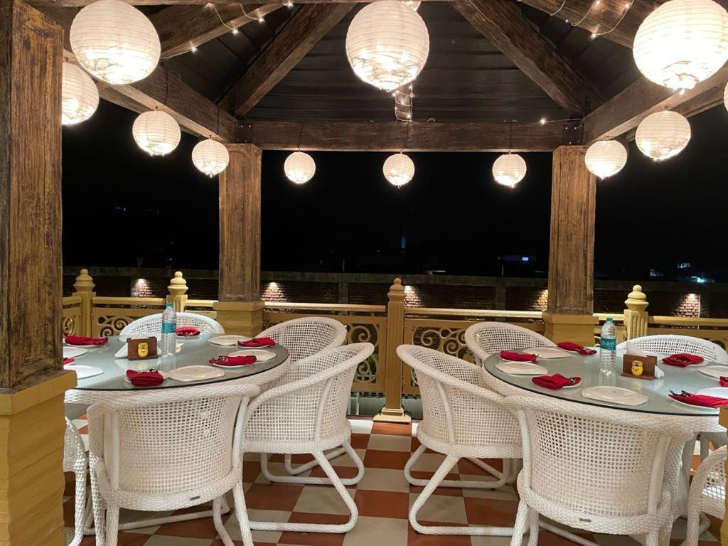 Yashmay Villa Club & Resort Gonda Екстериор снимка
