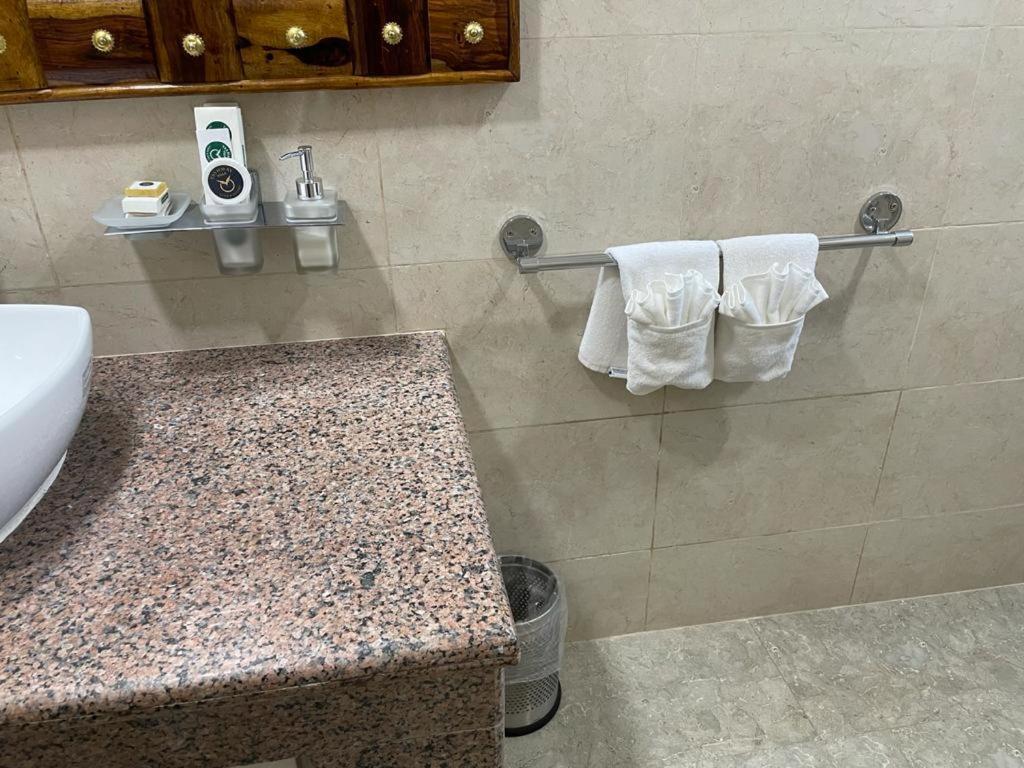 Yashmay Villa Club & Resort Gonda Екстериор снимка
