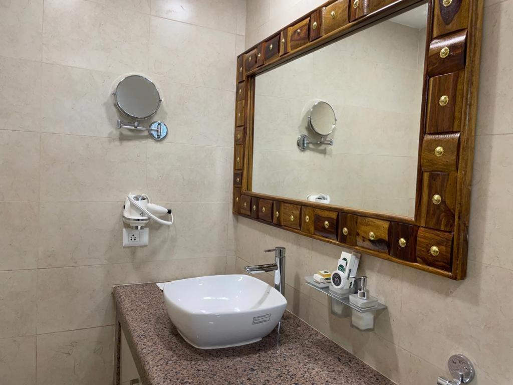 Yashmay Villa Club & Resort Gonda Екстериор снимка